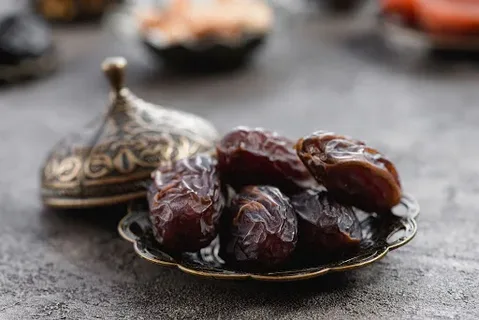 تصویر 3 از خرما مضافتی شاهزاده با انتخاب از نخل های ممتاز با طعم طبیعی و بدون افزودنی